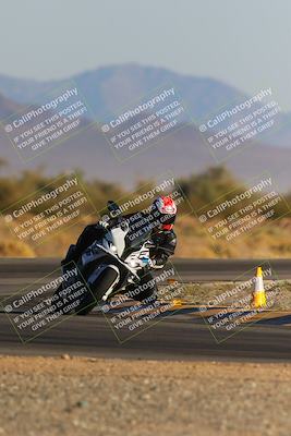media/Dec-09-2023-SoCal Trackdays (Sat) [[76a8ac2686]]/Turn 15 Set 1 (230pm)/